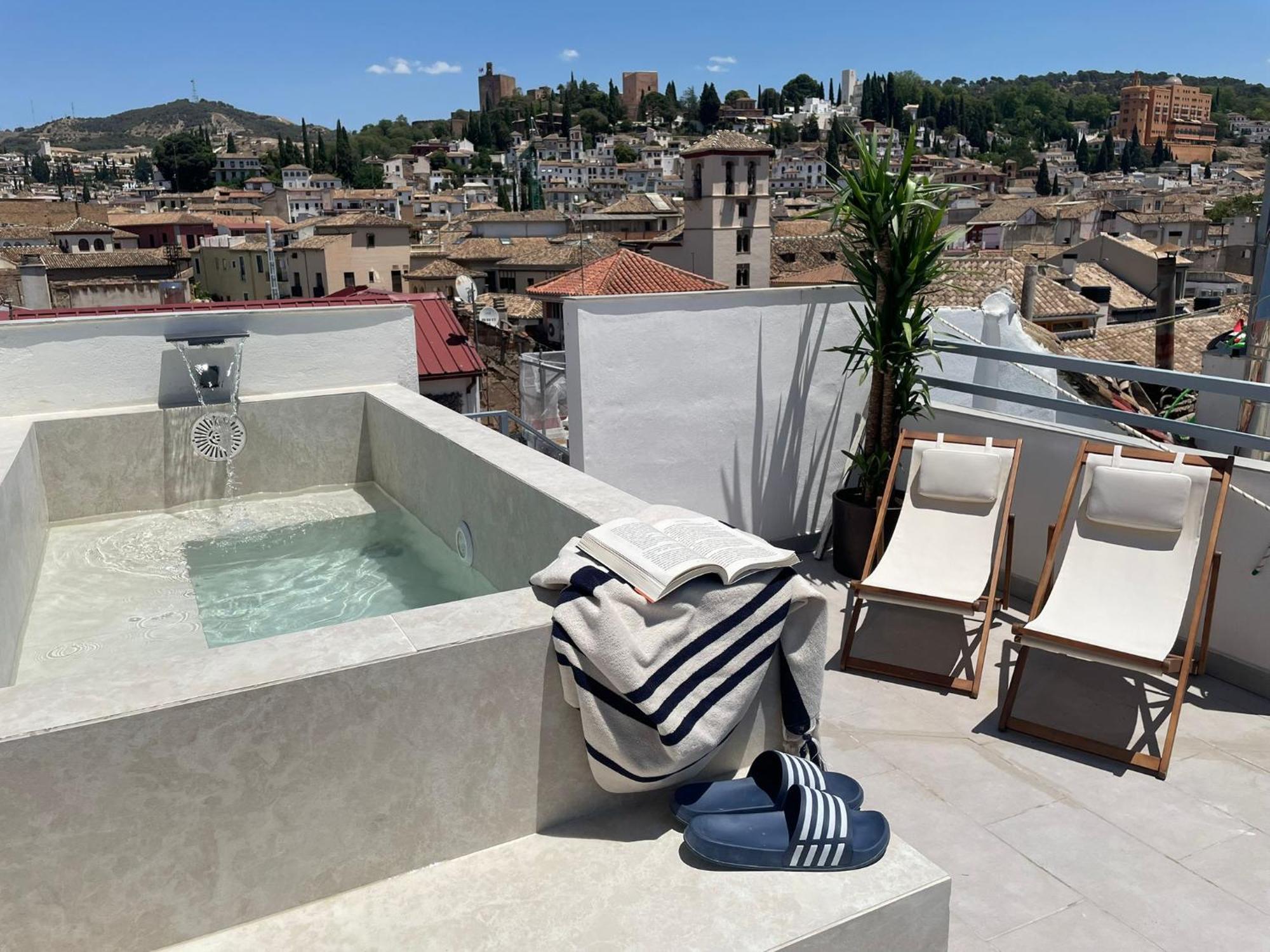 Navas 402 Atico & Pool Alhambra Views Apartment *